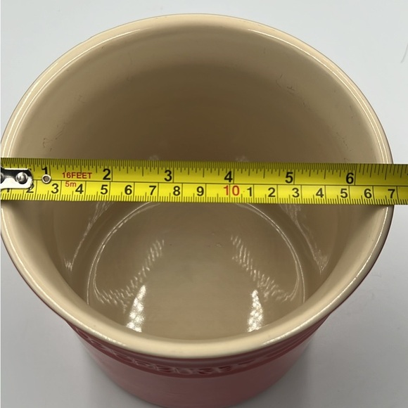 Le Creuset Cherry Red Stoneware Utensil Crock 2.3L | 2.75 QT - Picture 7 of 7